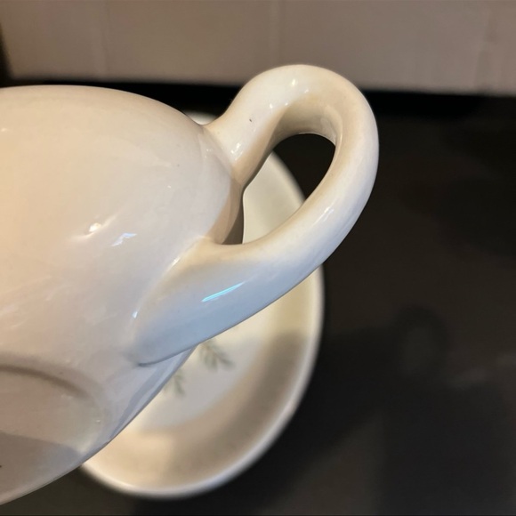 Stangl Oval Platter and Gravy Boat Set - Multicolor - Picture 9 of 10